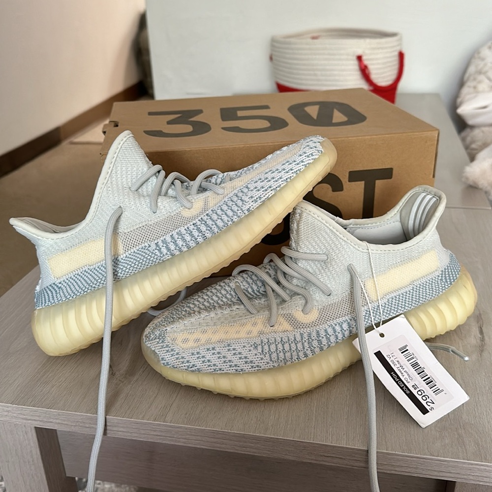 YEEZY 350 BOOST CLOUD WHITE